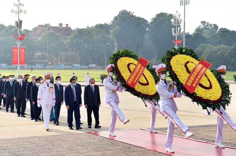 Lãnh đạo Đảng, Nhà nước viếng Chủ tịch Hồ Chí Minh, tưởng nhớ các anh hùng liệt sĩ