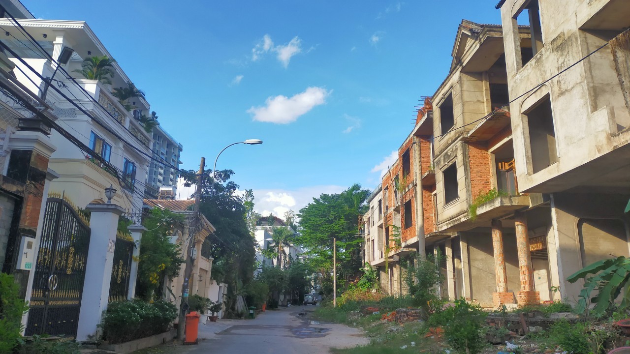 Biệt thự "triệu đô" bị bỏ hoang trong khu nhà giàu Thảo Điền