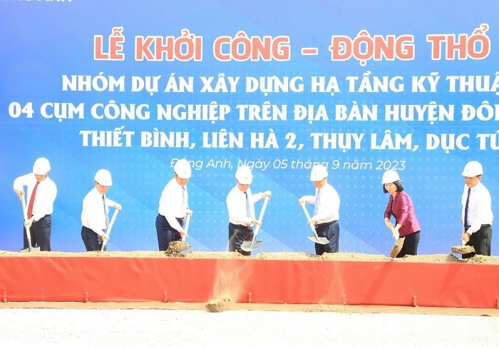 cac-dai-bieu-thuc-hien-nghi-thuc-khoi-cong-cac-cum-cong-nghiep-pld-1694015245.jpg