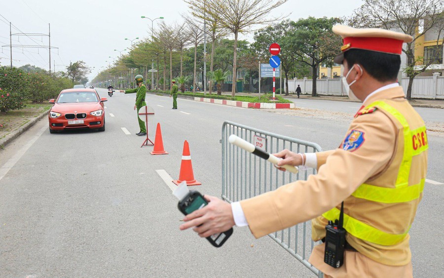 Quy định mới về các trường hợp cảnh sát giao thông được dừng xe