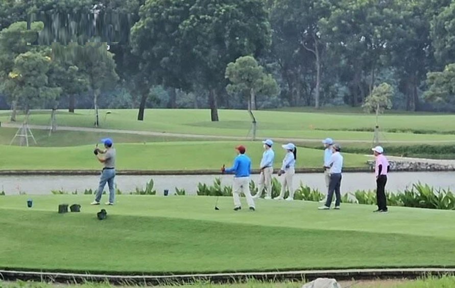 Phó Thủ tướng yêu cầu kiểm tra thông tin Giám đốc Sở 7 ngày 3 lần đi chơi golf trong giờ hành chính