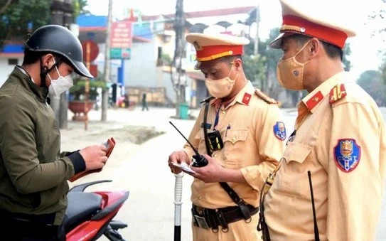 Bộ Công an đề xuất phạt tới 12 triệu đồng khi dùng giấy phép lái xe đã bị trừ hết điểm