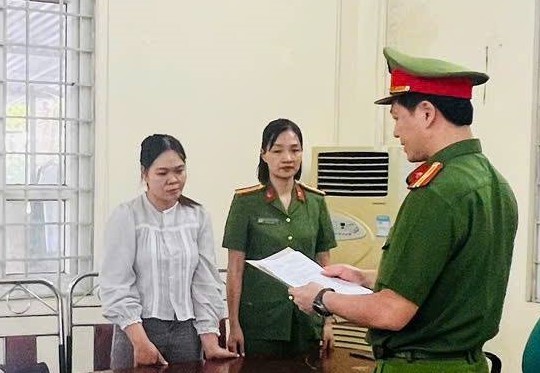 anh-3-thi-hanh-lenh-kham-xet-noi-o-cua-pham-thi-thuy-1759737640.jpg