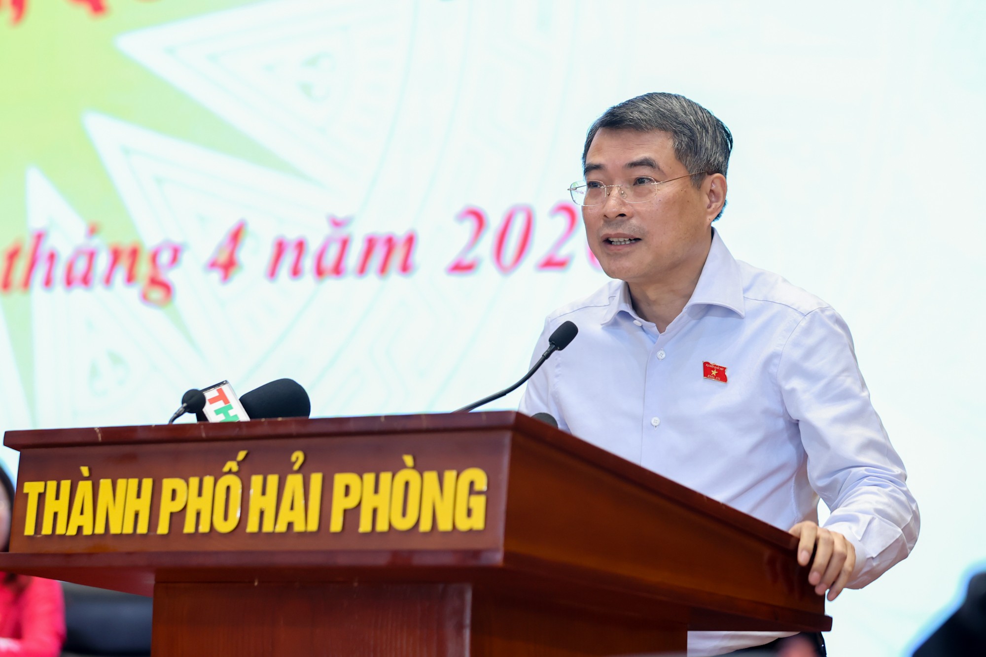 Tạo môi trường kinh doanh thông thoáng, minh bạch, dự báo được, giảm chi phí để người dân, doanh nghiệp yên tâm