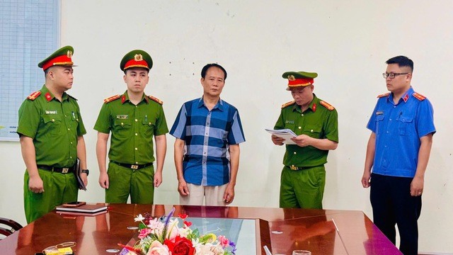 thi-hanh-lenh-bat-bi-can-de-tam-giam-doi-voi-pham-van-viet-pld-1781063527.jpeg