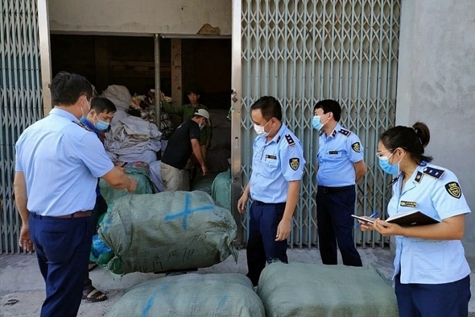 Thái Bình: Phát hiện hơn 800kg hàng dệt may đã qua sử dụng