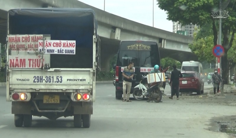 Cần xử lý dứt điểm các xe tải nhận chở hàng dừng đỗ sai quy định, đảm bảo trật tự an toàn giao thông