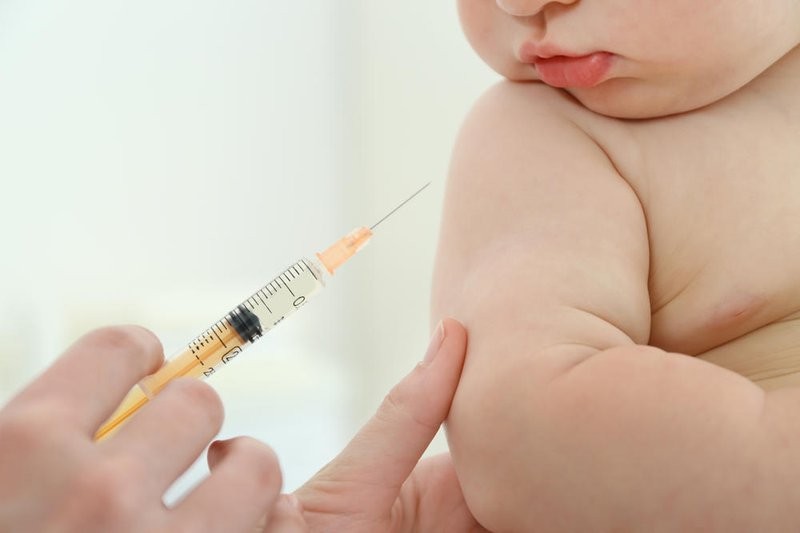 Hà Nội: Tạm đình chỉ 4 nhân viên Trạm Y tế trong vụ tiêm nhầm vaccine cho trẻ sơ sinh