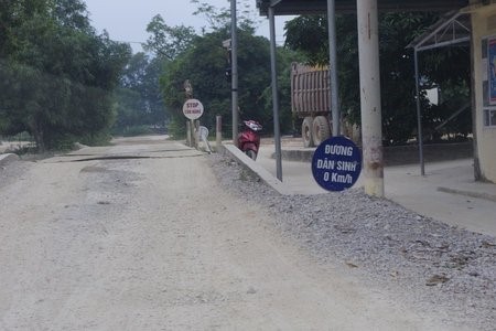 Thanh Hóa: Sự nguy hiểm rình rập nhà dân quanh mỏ đá Phú Nam Sơn