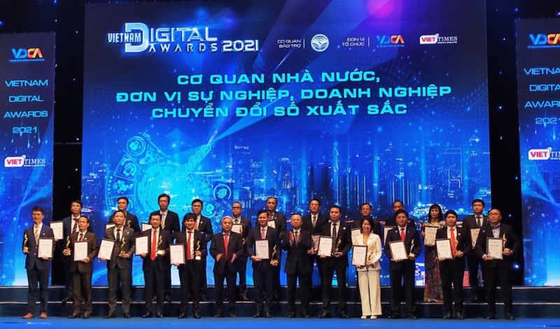 Vinh danh các giải pháp chuyển đổi số năm 2021