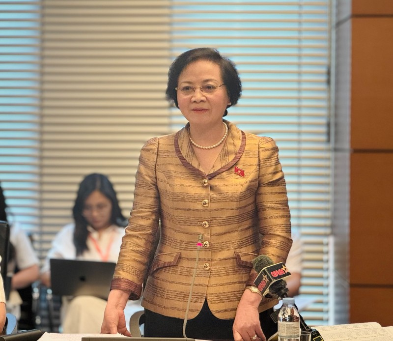 Bộ trưởng Bộ Nội vụ lý giải vì sao vẫn giữ ngạch công chức