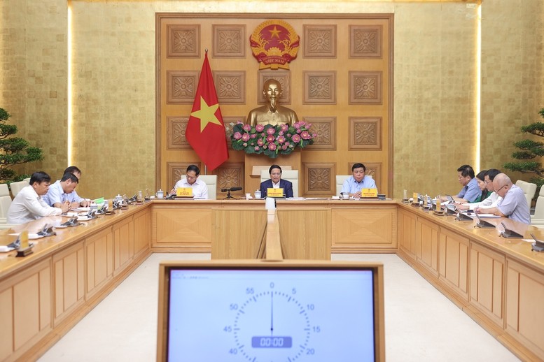 Thủ tướng: Khẩn trương xây dựng báo cáo nghiên cứu khả thi dự án đường sắt Lào Cai – Hà Nội – Hải Phòng