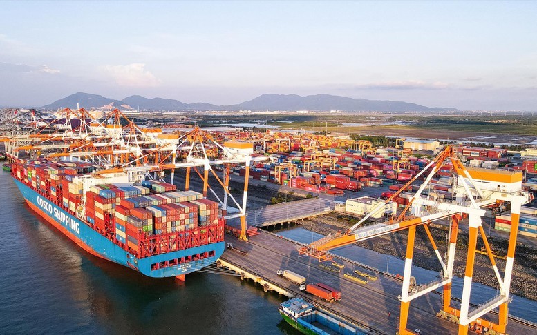 Đồng hành để vươn xa