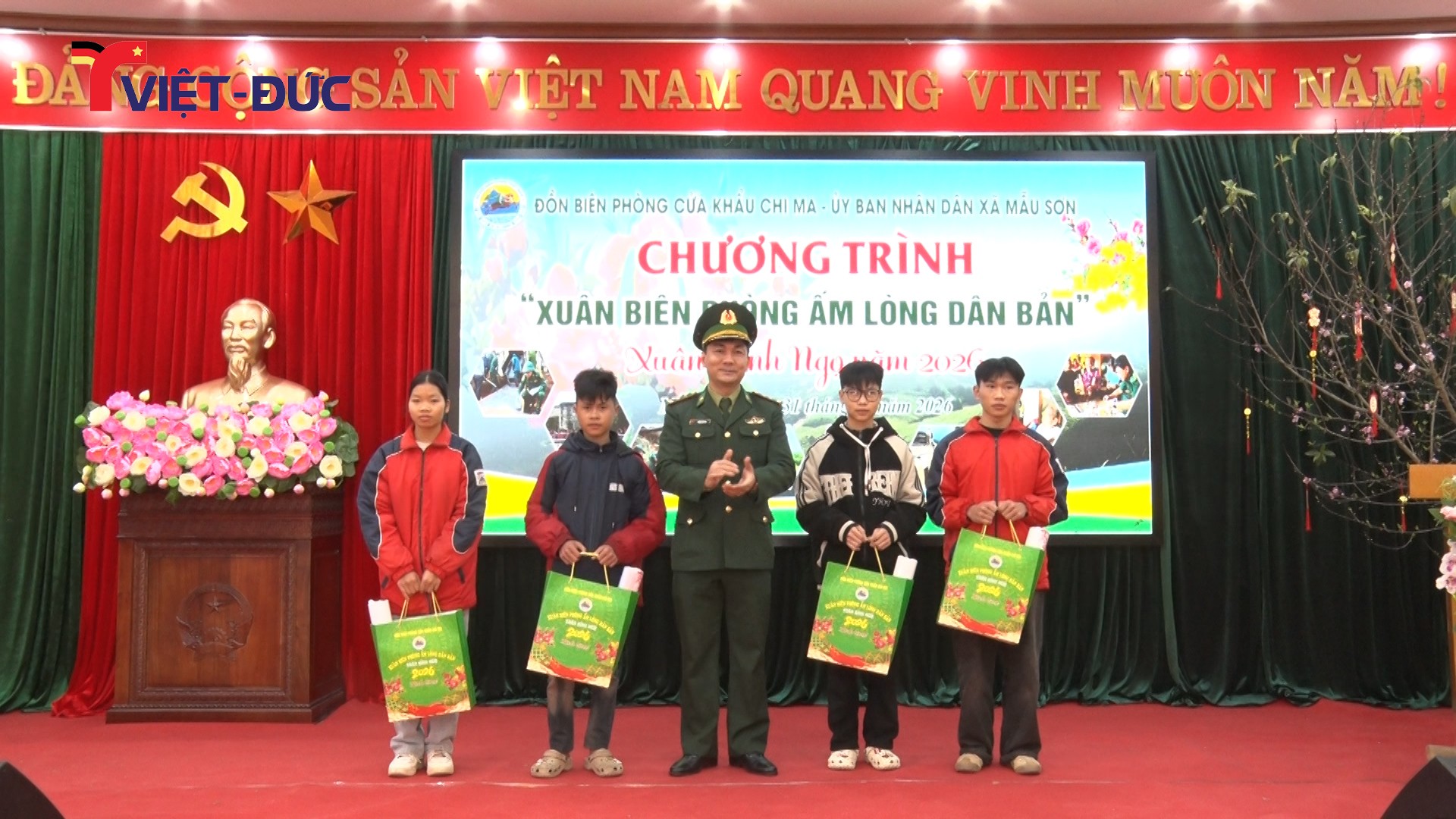 Xuân Biên phòng - Ấm lòng dân bản nơi biên cương Chi Ma