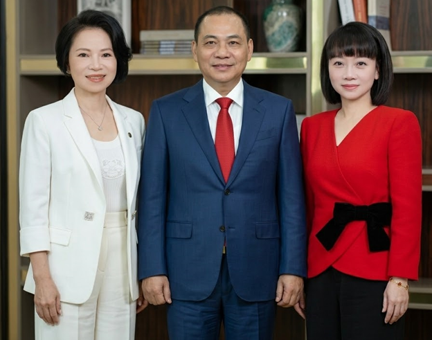 Lần đầu tiên VIỆT NAM xuất hiện “gia đình tỷ phú” USD