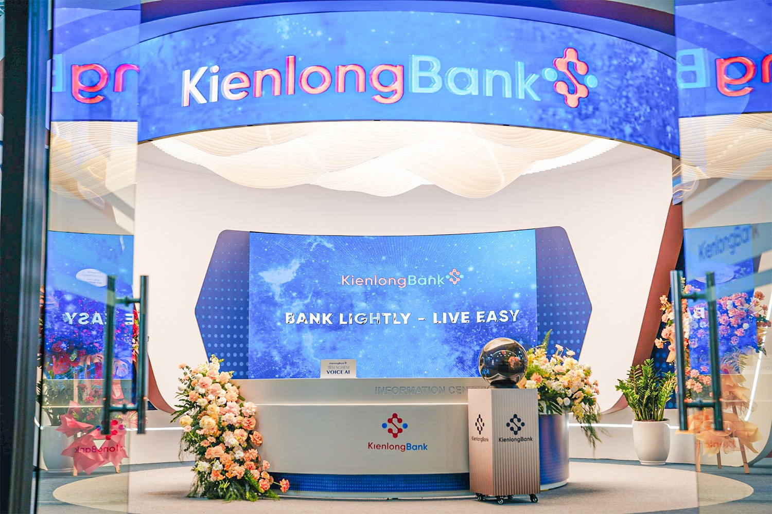 Phía sau con số lợi nhuận đột biến và "bóng ma" rủi ro hệ thống