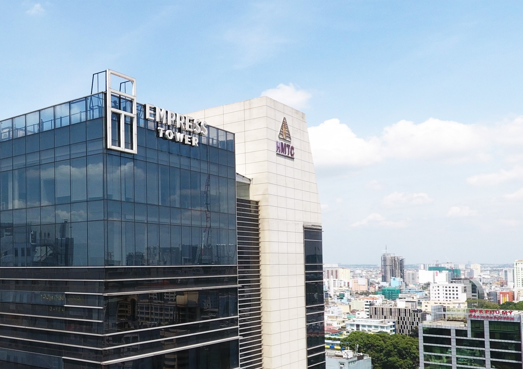 Quản lý Bất động sản Highgate: Từ đòn bẩy trái phiếu đến án phạt vi phạm công bố thông tin