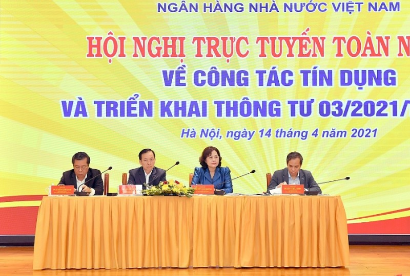 Kiểm soát chặt tín dụng trong lĩnh vực tiềm ẩn rủi ro như bất động sản, chứng khoán, BOT