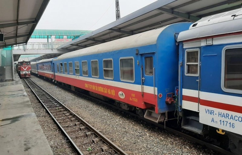 Ảnh hưởng bởi dịch COVID-19, doanh thu vận tải đường sắt sụt giảm mạnh