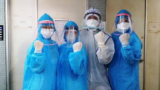 Thủ tướng khen 32 thầy thuốc tiêu biểu, xuất sắc trong phòng chống dịch COVID-19