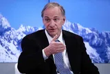 Tỷ phú Ray Dalio: “Vàng vẫn là đồng tiền an toàn nhất”, cảnh báo thế giới tiến gần một “cuộc chiến vốn”