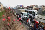 Thủ tướng Chính phủ chỉ đạo tăng cường phương tiện vận tải dịp Tết, không để xảy ra hiện tượng chèn ép giá