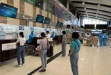 Gần 200 y bác sĩ của 11 đoàn y tế tiếp tục vào Nam chống dịch trên chuyến bay đặc biệt