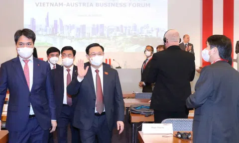 Quốc hội Việt Nam cam kết tạo lập môi trường kinh doanh tốt nhất, hướng đến các chuẩn mực OECD