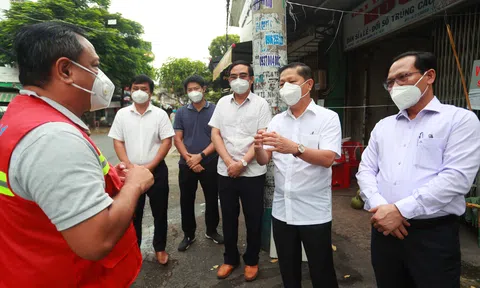 Thứ trưởng Lê Tấn Dũng kiểm tra công tác bảo đảm an sinh xã hội trên địa bàn TP. HCM