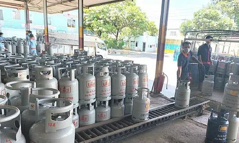 Giá gas giảm mạnh sau 6 lần tăng liên tiếp