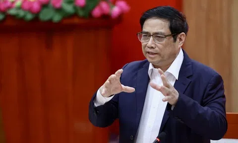 Thủ tướng: Xây dựng Trường Sa trở thành trung tâm kinh tế, văn hóa, xã hội trên biển của cả nước