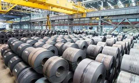 Hòa Phát thông báo giảm thêm 80 USD/tấn với thép cuộn cán nóng