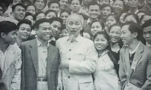 Giá trị soi đường tác phẩm “Nâng cao đạo đức cách mạng, quét sạch chủ nghĩa cá nhân” của Chủ tịch Hồ Chí Minh đối với công tác thanh niên hiện nay