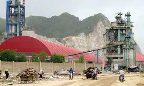 Một dây chuyền xi măng công suất 4,5 triệu tấn/năm sắp chạy lò