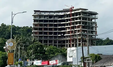 Phú Quốc: Xử phạt hơn 60 triệu đồng, tháo dỡ khách sạn 12 tầng xây “chui”