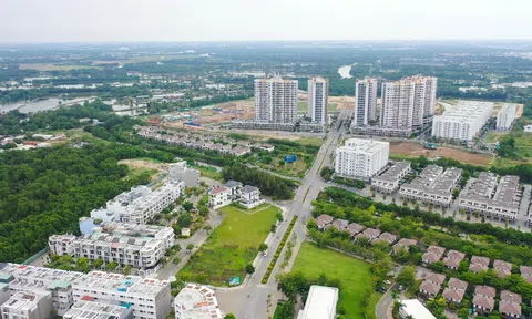 Giá căn hộ TP.HCM vẫn “đủng đỉnh” đi lên