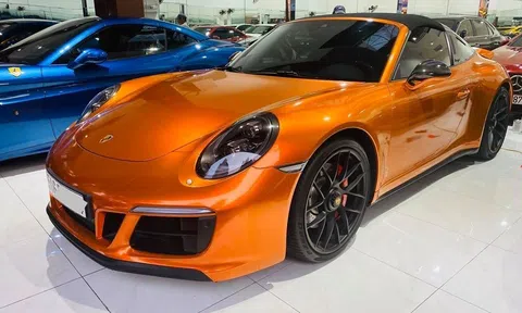 Tạm chia thay màu sơn giá 68 triệu đồng, Porsche 911 Targa 4 GTS độc nhất Việt Nam diện áo mới