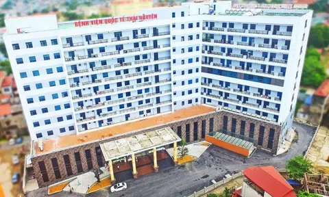 Chưa kịp phát hành cổ phiếu, một công ty phải vay tiền lãnh đạo để trả nợ trái phiếu