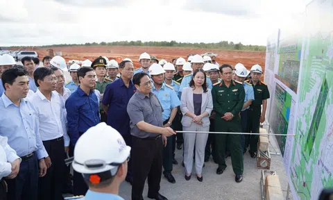Thủ tướng Chính phủ đôn đốc tiến độ xây dựng Cảng hàng không Phan Thiết