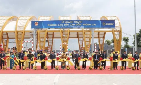 Thủ tướng Phạm Minh Chính cắt băng khánh thành cao tốc Vân Đồn – Móng Cái