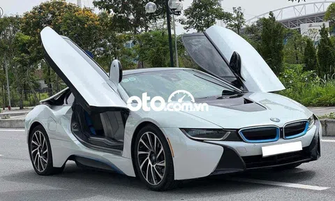 Xe hybrid thể thao BMW i8 cũ vẫn rất đắt giá dù đã khai tử