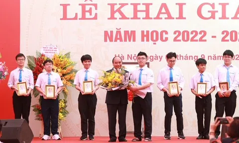 Chủ tịch nước Nguyễn Xuân Phúc: Cần quan tâm đổi mới mô hình trường chuyên, lớp chọn