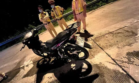 Ngăn chặn 20 xe mô tô đi thành đoàn trên cao tốc TPHCM-Long Thành-Dầu Giây