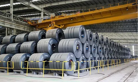 Giá thép cuộn cán nóng tiếp tục “bốc hơi” 15 USD/tấn