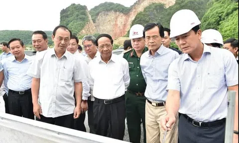 Phó Thủ tướng Lê Văn Thành kiểm tra thực địa đoạn cao tốc tuyến Bắc - Nam sẽ hoàn thành trong năm nay