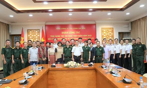 Trại sáng tác âm nhạc toàn quân tham quan và thực tế tại Tổng Công ty Tân Cảng Sài Gòn