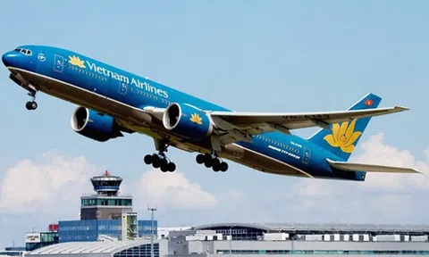Cổ phiếu Vietnam Airlines đối diện nguy cơ bị hủy niêm yết