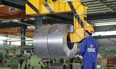 Giá thép cuộn cán nóng HRC nhập khẩu vào Việt Nam liên tục giảm