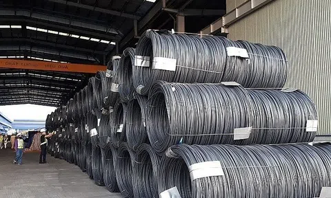 1 tuần 3 giá thép, nhà phân phối e dè nhập hàng