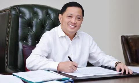 Công ty làm ăn sa sút, sếp bất động sản Phát Đạt vẫn có thu nhập "khủng"